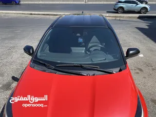  18 تويوتا يارس هايبرد مميزة Black Edition 2021 للبيع بسعر مغري