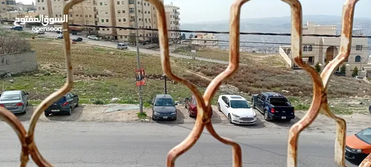  10 للايجار شقه مفروش ثلاثه نوم ثلاث حمامات صاله وصالون وبلكونه طابق اول مطله يوجد مصعد وحارس عماره هاد