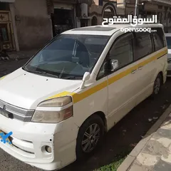  2 للبيع باص تويوتا فوكسي موديل 2007 أجرة فاصل واحد السعر 11500 سعودي