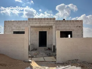  7 بيت مستقل للبيع في الذهيبه الشرقيه ق التشطيب أربع واجهات حجر مساحه البناء 220 متر