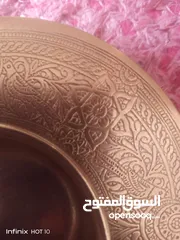  6 صحن  من النحاس الاصفر لوضع الشمع مزخرف فخم واثنان اصغر