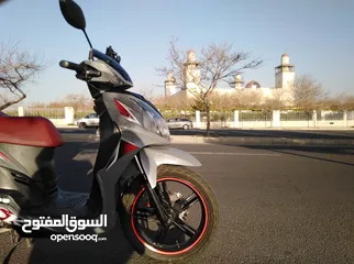  2 SYM200-SR.