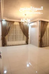  9 شقة 5 غرف نوم (طابق اخير مع روف مبني) في ضاحية الرشيد من المالك مباشرة