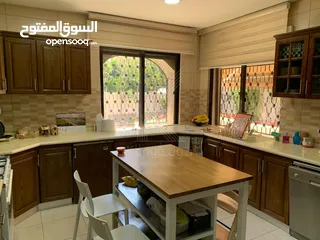  9 Luxurious Villa For Rent In Dair Ghbar