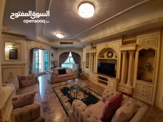  11 فيلا مستقله بالشويفات - التجمع الخامس،The villa is clubhouse five.