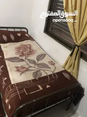  1 تخت حديد للبيع بسعر مغري زمبركي للبيع بسعر مغري