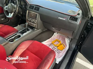  12 شالنجر SRT8