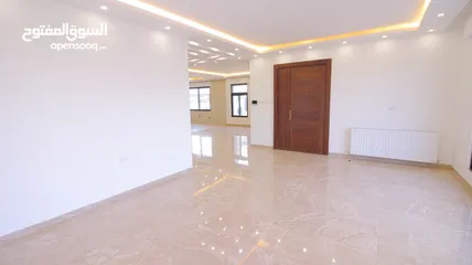  8 فيلا للبيع في طريق المطار  بتشطيبات فندقية قرب جامعة الشرق الأوسط