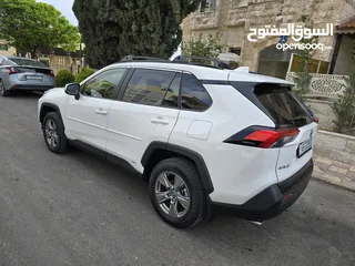  4 تويوتا راف فور 2023 بحالة الوكالة بسعر مغري جدا