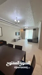  1 شقة سكنية للبيع في مسقط جراند مول مبنى 8 ممتازة وكبيره مؤثثة ونظيفة