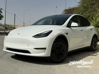  2 Tesla model Y 2023