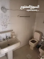  1 شقة فارغة - الجبيهة - 3نوم1ماستر - ارضية - حديقة