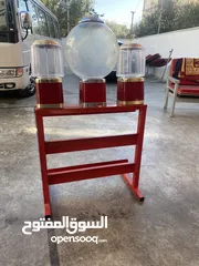  4 ماكنه علكه و ايمنمز ثلار روس مع ستاند و رفوف بحاله جيده