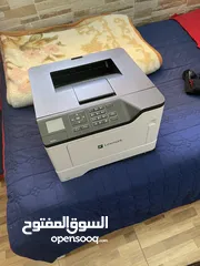 3 للبيع جهازين جوالات وطابعة نوع ليكس مارك وطقم كنب برتقالي نظيف جدا 4 طقم