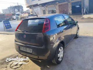  1 فيات بونتو 2011