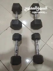  3 Dumbbells weights l brought them in 2024 November they are not scratched nor damaged