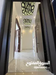  14 شقق فاخرة للبيع مساحات 184م