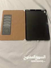  7 Ipad 9 64gb dark silver color excellent condition almost never used and it comes with a charger
