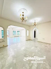  7 شقة طابقية مميزة للبيع في ام السماق