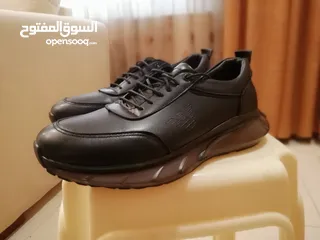  1 حذاء سبور مميز