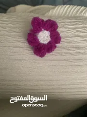  1 وردة جميلة بنفسجية صغيرة صوفية