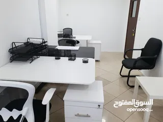  4 مكتب مفروش للإيجار اصدار رخصة مهن خلال يومين