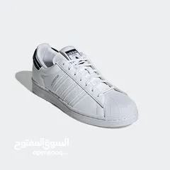  28 adidas SUPERSTAR