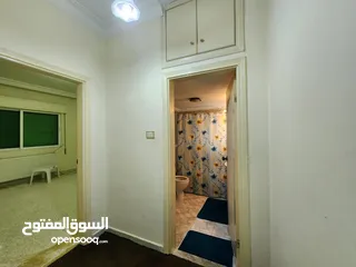  15 شقة فارغة للبيع في منطقة السابع - ref : 14614