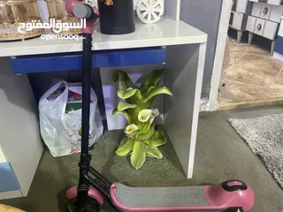  1 اسكوتر كهرباءي