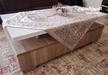  1 طاوله غرفه جلوس مع طاولة تلفزيون عدد 2