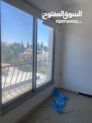  7 عيادة عدد 2 مفتوحين على بعض للبيع في الخالدي - REF : 45011