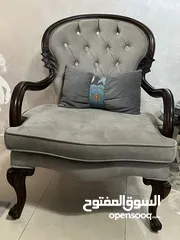  9 طقم كنب و كراسي فخم شبه مستعمل نظيف ب حاله افضل من ممتازه لل بيع