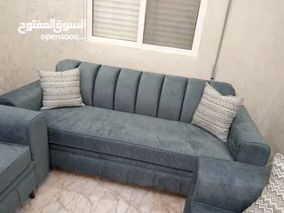  2 طقم كنب تفصيييييييييل جديد تاريخ الفاتوره 30/4 للبيع بسبب ضيق المكان