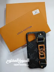  6 كفرات ايفون ماركة LOUIS VUITTON