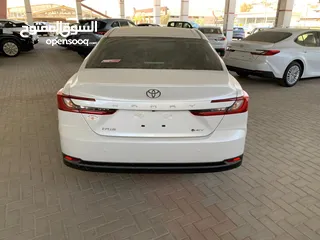  4 للبيع تويوتا كامري 2025  عداد زيرو  تحت الكفالة وارد الشركه المركزيه  بسعر 30500 دينار