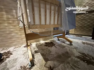  2 تخت بيبي خشب زان اصلي وارد تركيا استعمال بسيط جداً. بحاله الوكاله