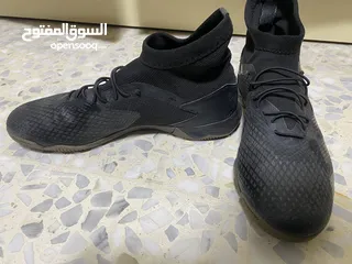  2 اديداس بريداتور نمرة 44-43.5/ adidas  / لون اسود predator 20.3 indoor/ نضيف بحالة الوكالة استخدام