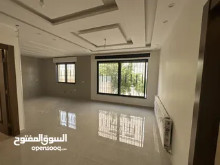  14 شقه ارضيه جديده مع تراس و كراج لم تُسكن بعد للبيع