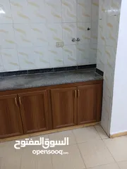  4 شقه طابق أول فني للايجار في حي القصيله جنوب مجمع الاغوار الجديد مسافه 200م تقريبا