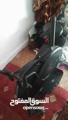  4 كرسي معدة وجهاز بسكليت رياضه استعمال بسيط جدآ..تحمل اوزان كبيره