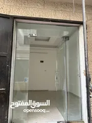  1 محل للإيجار – مقابل الأكاديمية