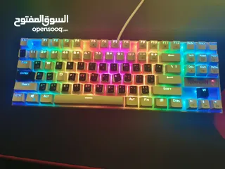  7 قيمنق ps مستعمل شهرين بس ب 600 وقابل للتفاوض مع كامل أغراضه