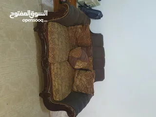  5 اثاث ولوازم منزل مستعملة