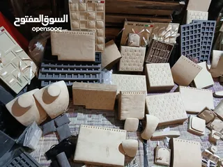  21 ديكور محل مستعمل للبيع بحاله جيده للبيع  متوفر أيضا ً الواح ديكور مفرزه مستعمل سعر اللوح 18دينار