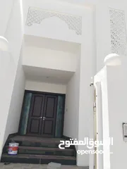  27 6Me33-Luxurious modern 5+1BHK Villa for rent in Qurm near Al Shati Street.