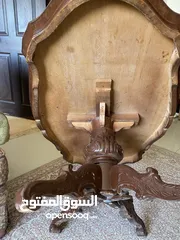  7 طاولات خياطة كبيرة حديد ولوح خشب  عليها ..تفصيل  مقص كهربائي طاولات وسط خشب زان