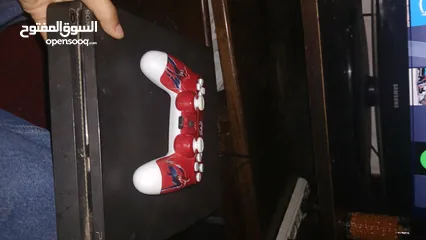  1 بلاستيشن4 مستعمل كأنه جديد مع ايد زائد حساب