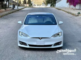  22 Tesla Model S Long Range Plus 2020 White interior