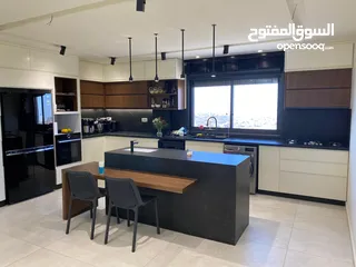  11 شقه للبيع في بيرزيت