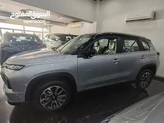  4 SUZUKI Grand Vitara Hybrid 2024